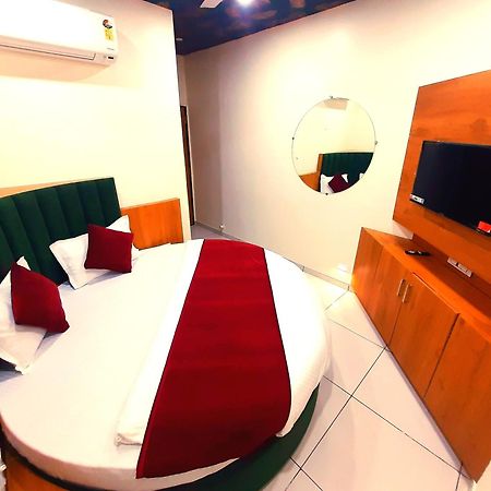 Hotel Suncity アーメダバード エクステリア 写真