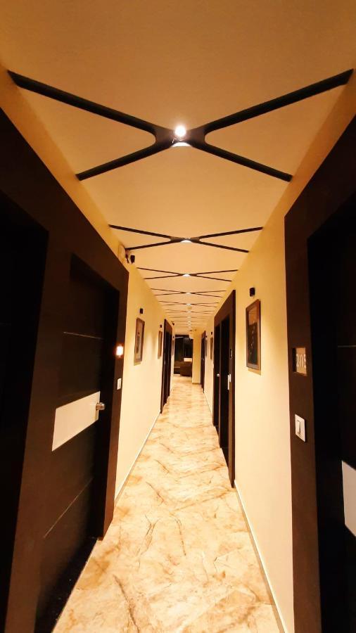 Hotel Suncity アーメダバード エクステリア 写真