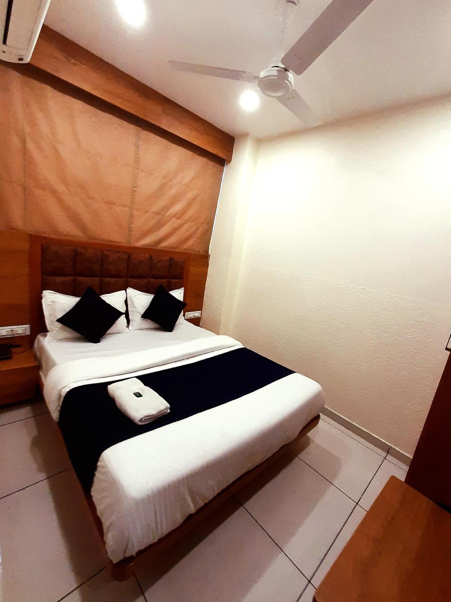 Hotel Suncity アーメダバード エクステリア 写真