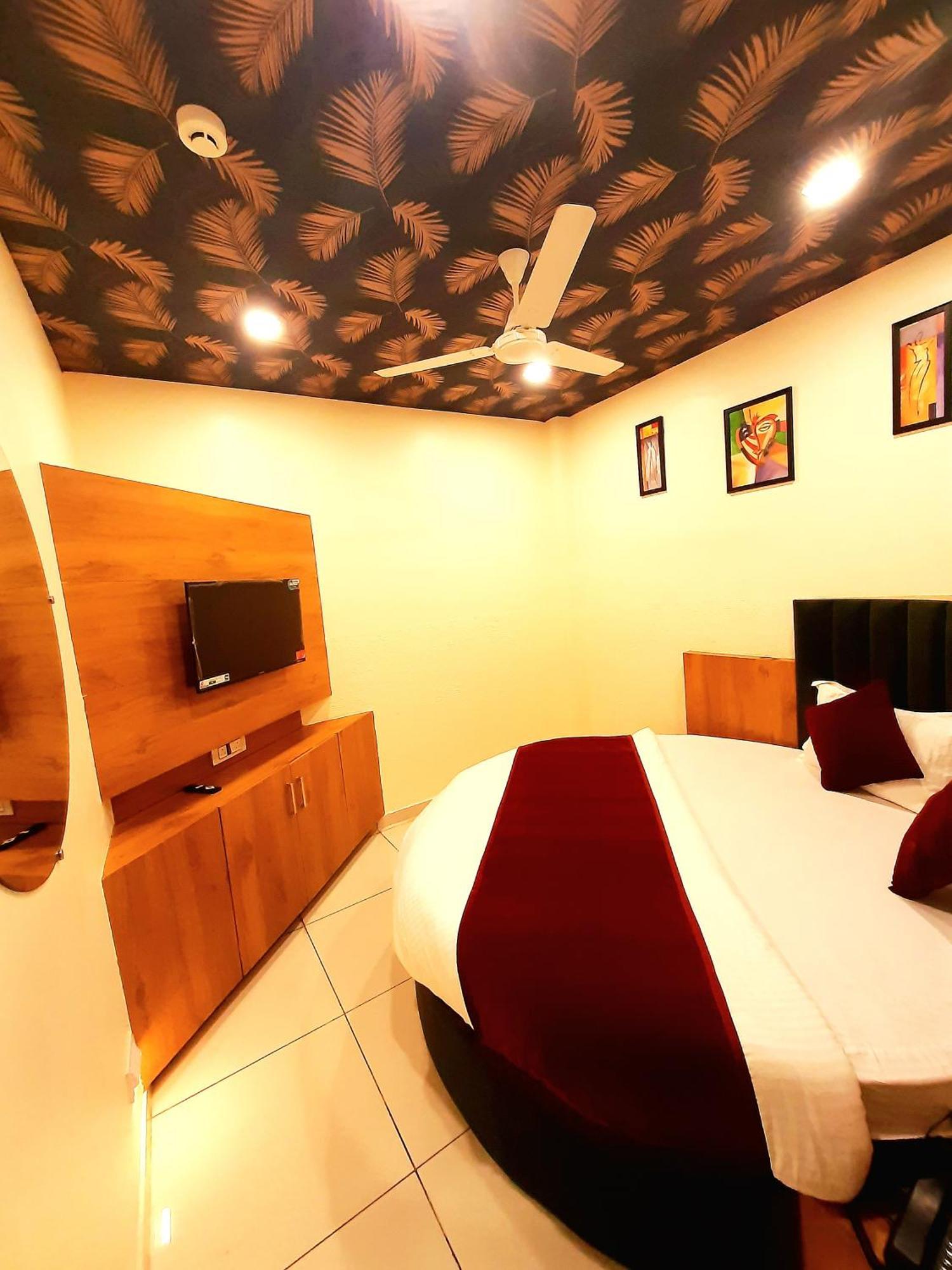 Hotel Suncity アーメダバード エクステリア 写真
