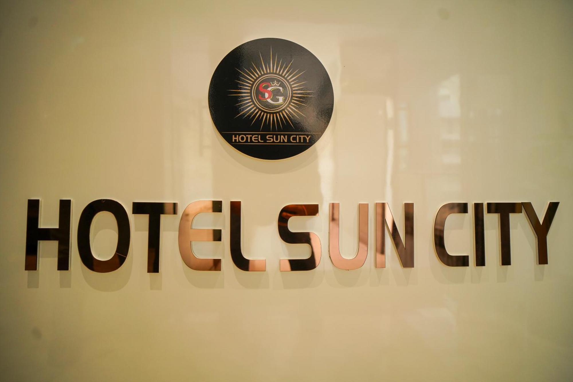 Hotel Suncity アーメダバード エクステリア 写真