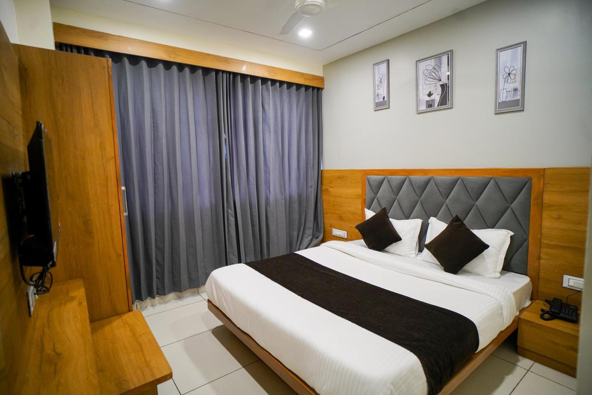 Hotel Suncity アーメダバード エクステリア 写真