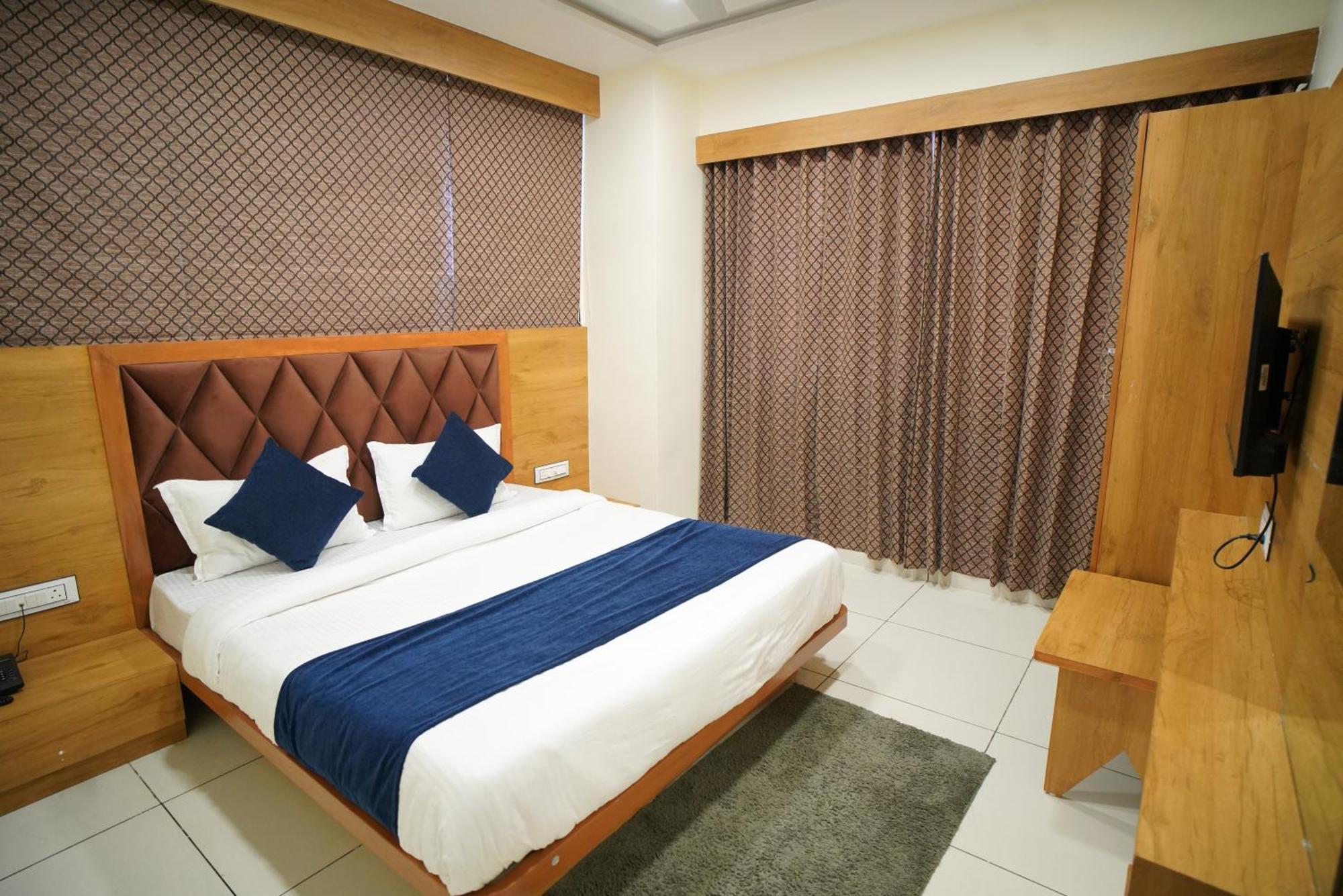 Hotel Suncity アーメダバード エクステリア 写真